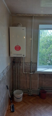 Продам 2ух.ком.кв 4/5 ул.Мира АОгаз. Кирпичный дом - фото 1