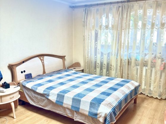 Продаж 2 кім. квартири. Л/б 10 мкр. Кам'янське