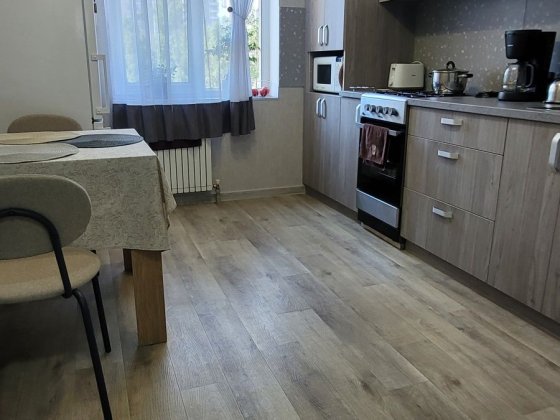 Продам 4-кімнатну квартиру з ГАО Л/Б 3/9  10 мкр-н Кам'янське