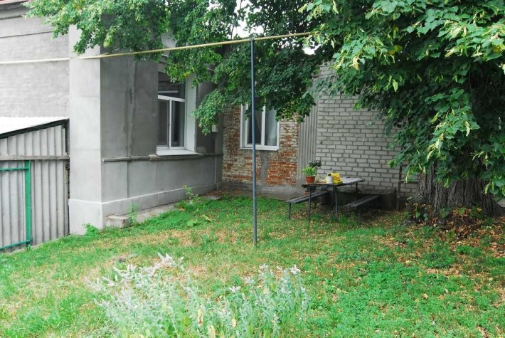 Продам квартиру  44 м2 з земельною ділянкою в смт Високий - фото 1