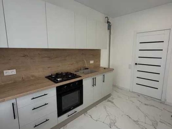 Продам 2 кімнтану квартиру! Тихий Центр! Правий берег! Каменское