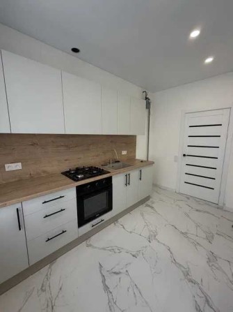 Продам 2 кімнтану квартиру! Тихий Центр! Правий берег! - фото 1