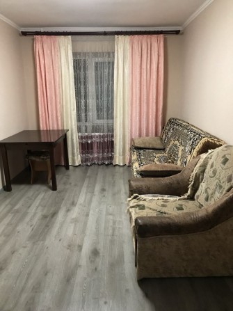 Продаж 2-кімнатної квартири з ремонтом! Перший поверх | Військове містечко | вул. Терещенків, 1 - фото 1