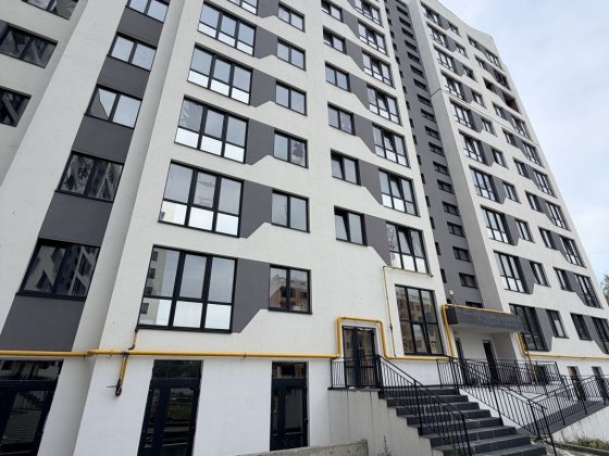 Гостомель 2к без ремонту хороший ЖК хорошой виїзд до Києвп Гостомель
