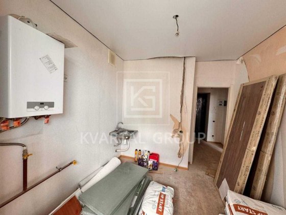 Продаж 1к квартири з частковим ремонтом + балкон. МІНІМАЛЬНЕ оформлення!