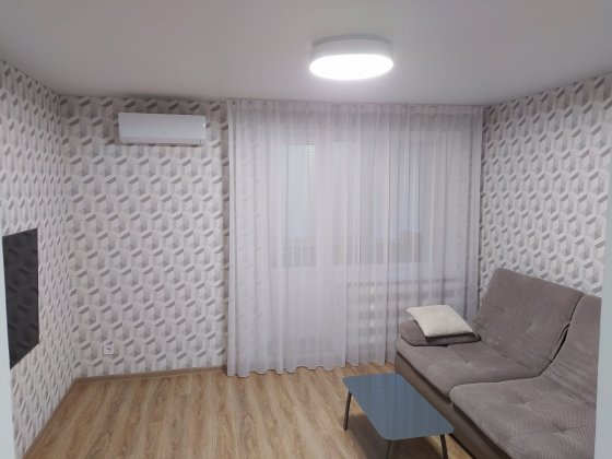 Квартира з капітальним ремонтом + гараж та погреб Глухів