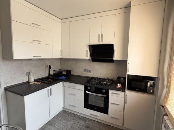 Продается просторная 2-комнатная квартира  (62 м² комфорта) на 4-м мкр Левого берега . Каменское