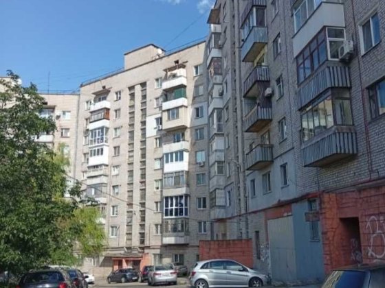 Продам 2ком. квартиру правый берег, Черёмушки, центр. Кам'янське