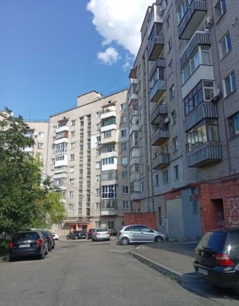 Продам 2ком. квартиру правый берег, Черёмушки, центр. - фото 1