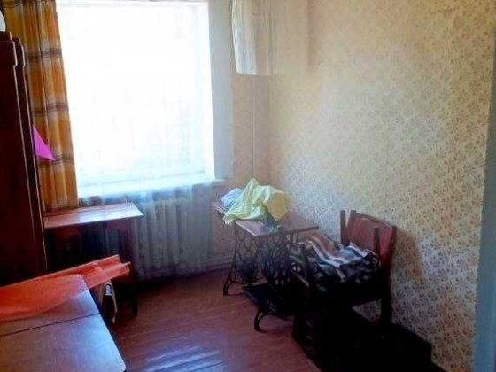 Продам просторную 2-комнатную квартиру в районе Дворца Горького Кам'янське