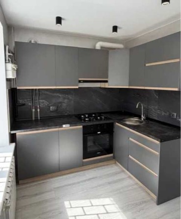 Продам 2-комн. с евроремонтом - фото 1