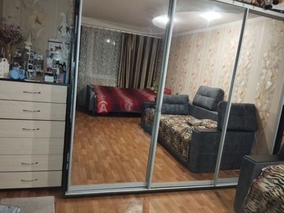 Продам затишну 1-к квартиру на Лівому березі (11 мкр) з меблями Кам'янське
