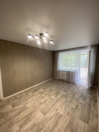Продам 2к квартиру Кам‘янське вул Миру 23 2 поверх - фото 1