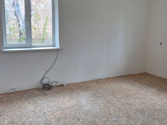 Продаж від власника 3 кімнатної квартири з двориком Гостомель