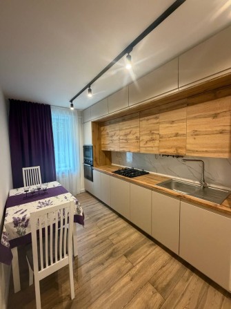 Продаж 3 кімнатна квартира з сучасним ремонтом|вул. Мирогощанська|м.Дубно - фото 1