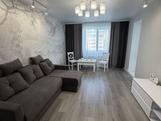 Продам 2-ком.кв.Левый берег, 10 микрорайон(ЖЕК) Каменское