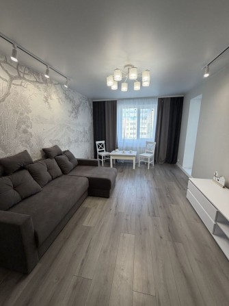 Продам 2-ком.кв.Левый берег, 10 микрорайон(ЖЕК) - фото 1