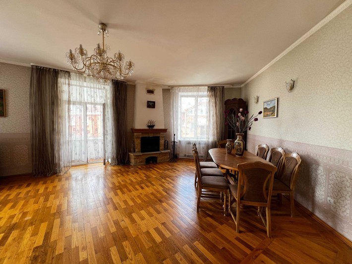 Затишок, простір та престиж: 3-кімнатна квартира в центрі Жмеринки. - фото 1