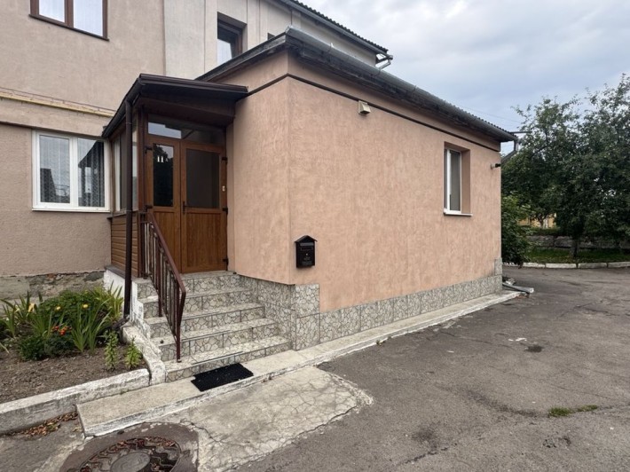 Продаж 2-х кімнатної квартири з окремим входом - фото 1