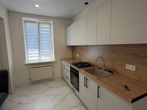 Продам 2ком.квартиру. Центр. Евроремонт. АОГаз. Каменское