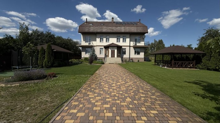 Двоповерхова квартира з ділянкою, укриттям - фото 1
