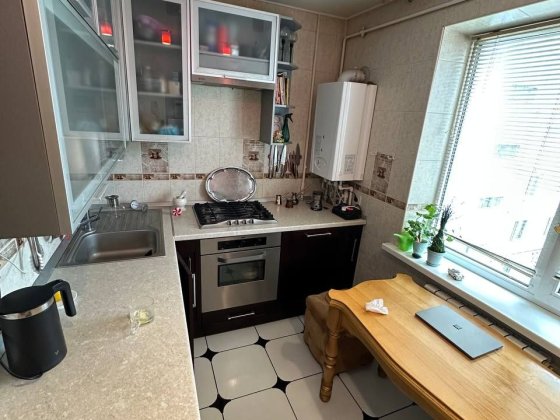 Продам 3кв.АО газ.(Є відновоення)5мкр.,л/б.вблизи хвойного леса  56000$ Каменское