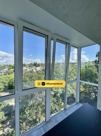 Продам 2-к квартиру, распашонка с евроремонтом, панорамным балконом - фото 1
