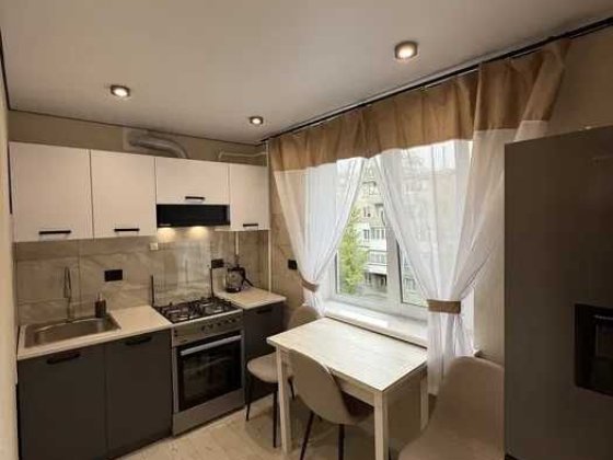 Продам зх км. квартиру Каменское