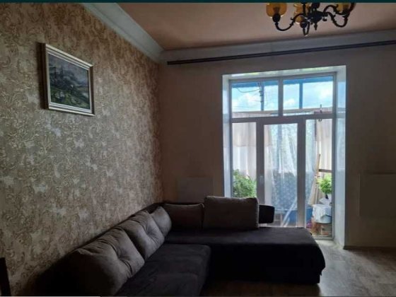 Продам 2-х кімнатну сталінку Каменское