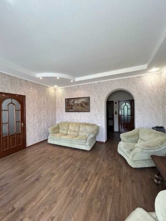 Продам 3 ком квартиру в Центре - фото 1