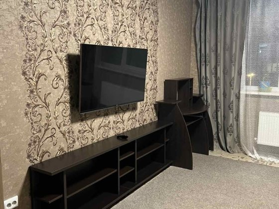 Продам 1 кімнатну квартиру 38.5 кв.м на 2 поверсі у найкращому ЖК міста кольоровий бульвар поруч з м Черноморск
