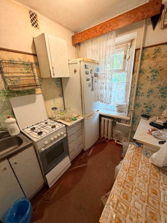 Продам квартиру гостиничного типа на низком этаже - фото 1