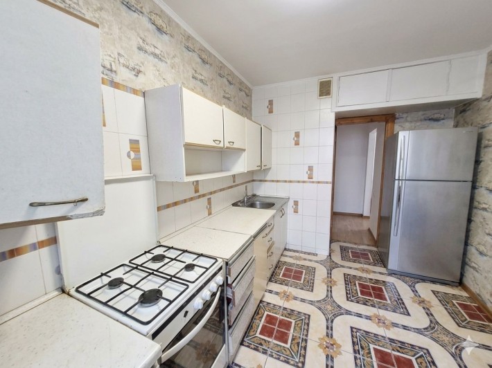Продам трехкомнатную квартиру в г. Черноморск - фото 1