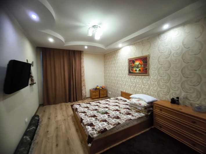 Продам 2-кімнатну квартиру з ремонтом в центрі Гостомеля - фото 1