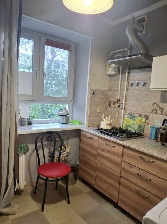 Продается 2х комнатная в центре Черноморска. - фото 1