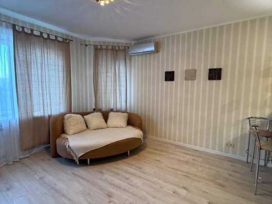 Продам квартиру в якісному будинку Черноморск