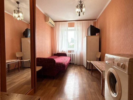 Комуна в центрі міста Чорноморська Чорноморськ