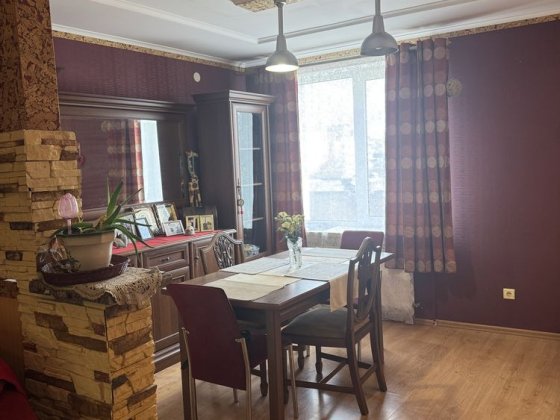 Продам дворівнеау квартиру ,район 14 Гіназії Каменец-Подольский