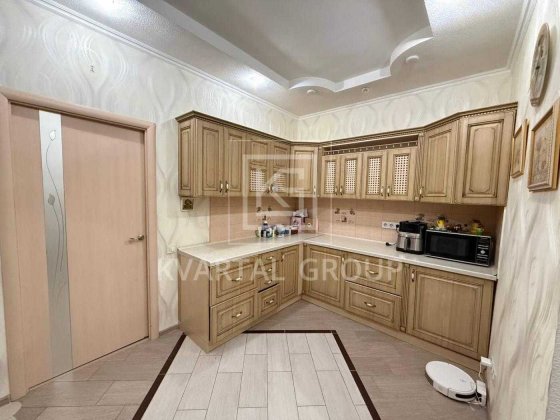ПРодам 2к квартиру 64м2 з ремонтом,Газ,Власне паркомісце Гостомель