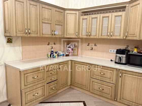 Продаж просторої 2-кімнатна квартири 64 м², з окремим входом і Газом. Гостомель