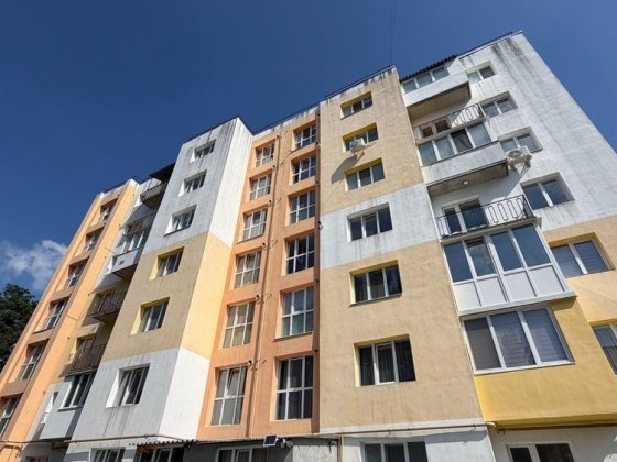 Продам простору 3-х кімнатну квартиру у новому будинку, р-н Черьомушки Каменец-Подольский