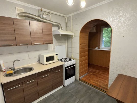 Продам двухкомнатную квартиру на Парковой Черноморск