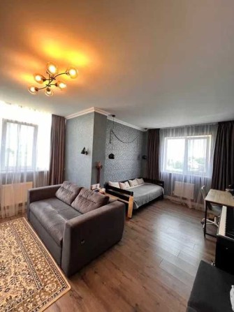 Продам 2х. ком. с ремонтом - фото 1
