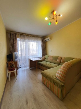 Продам 3 комнатную квартиру в спальном районе - фото 1