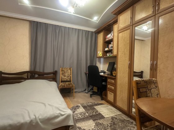 Продається 2-кімнатна квартира в центрі міста Каменец-Подольский