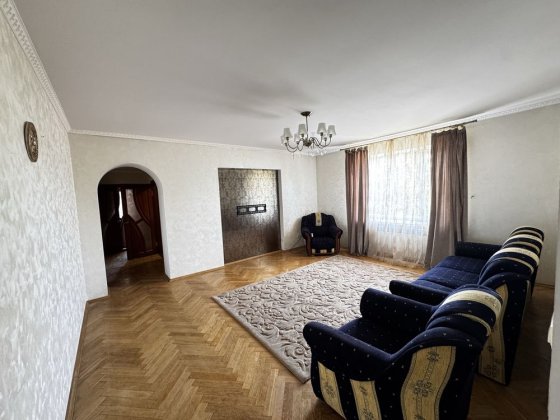 Продаж 4-х кімнатної квартири в м. Ківерці Киверцы
