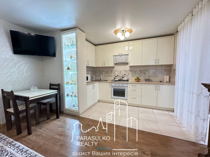 Продам стильну 3-и кімнатну квартиру з ремонтом - фото 1
