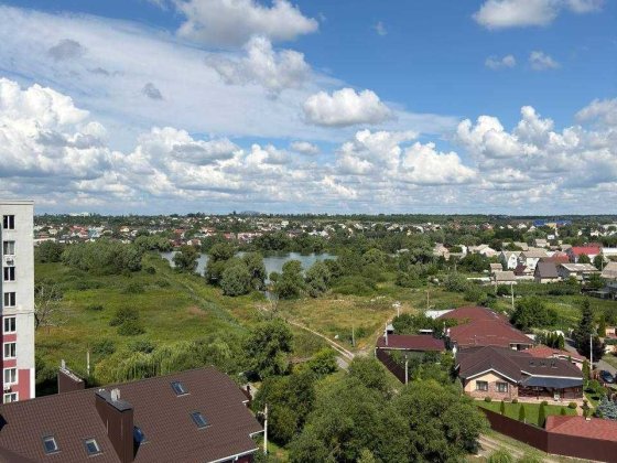 Продам 2 кімнатну 64.4м видову квартиру з газовим опаленням у центрі Гостомеля Гостомель