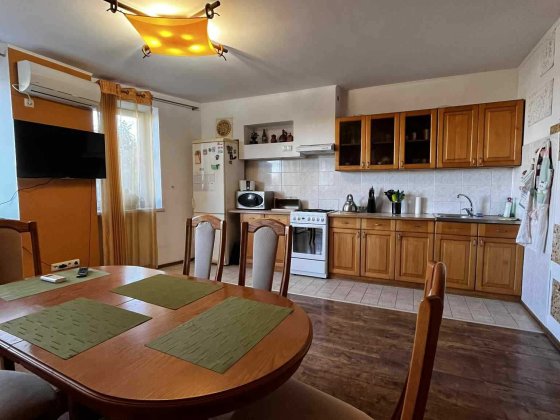 3к.квартира в будинку біля моря, з великою кухнею Чорноморськ