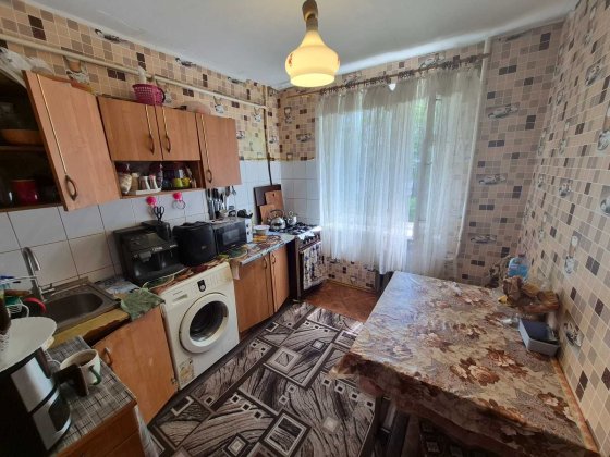 Продам 2 кімнатну чешку жилий стан проспект Миру Чорноморськ